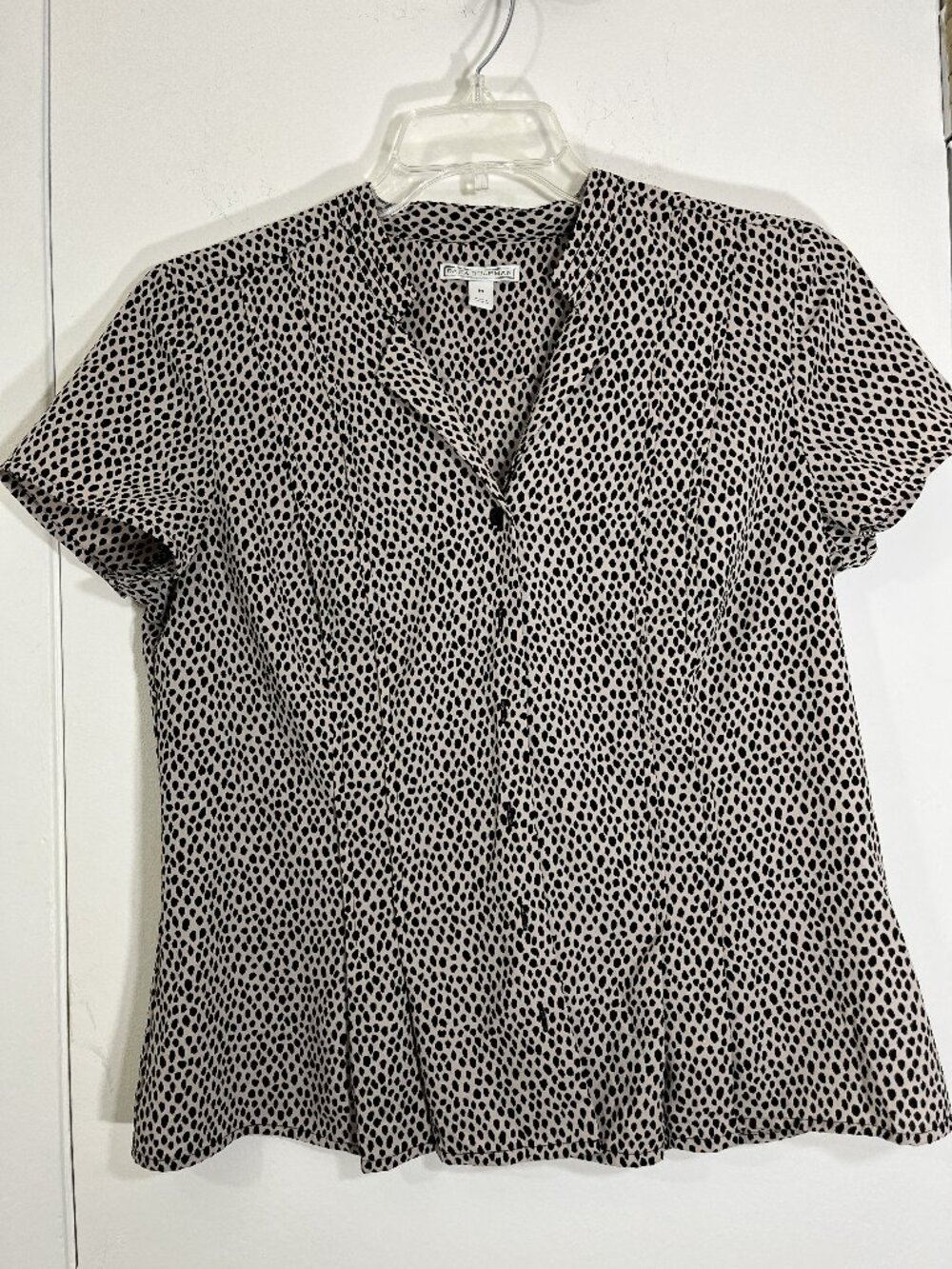 Dana Buchman Dalmatian Cheetah Spotted V-Neck Top Blouse Medium